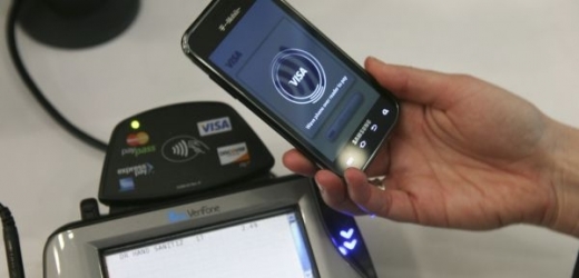 Mobilní platby považují mnozí za součást nakupování blízké budoucnosti (ilustrační foto).
