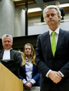 Wilders se svým bojovným advokátem.