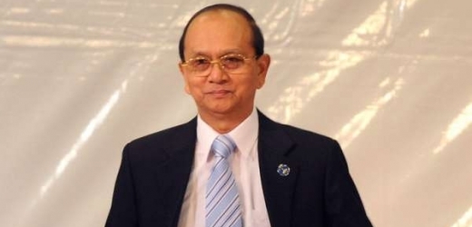 Nový prezident Thein Sein na sobě měl ještě nedávno uniformu.