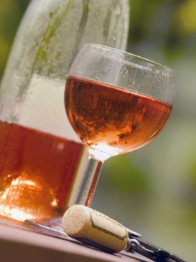 Růžové víno je čím dál populárnější.
