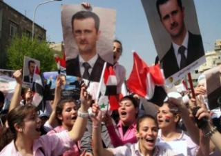 Asadovi fanoušci zmobilizovali v ulicích na jeho podporu více než milion lidí.