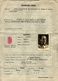 Cestovní doklad vydaný Červeným křížem v Ženevě. V Argentině vystupoval Eichmann pod jménem Riccardo Klement a udržoval čilé styky s bývalými nacisty, kterým režim Juana Peróna nabídl útočiště.