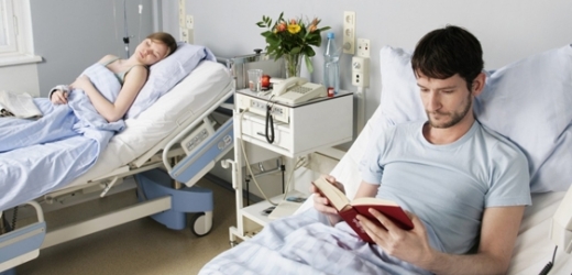 Pacienti budou za pobyt v nemocnici platit více (ilustrační foto).