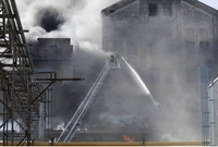 Na místo požáru se sjelo několik desítek hasičských sborů.