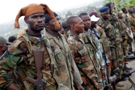 Vojáci současného prezidenta Pobřeží slonoviny Alassana Ouattary.