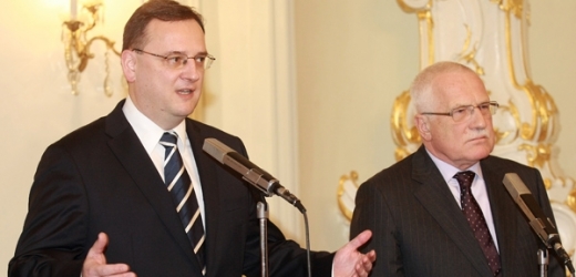 Premiér Petr Nečas a prezident Václav Klaus.