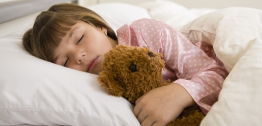 Poruchy spánku postihují až 30 procent dětí (ilustrační foto). 