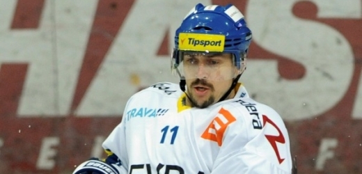 Viktor Ujčík byl v pátém utkání vyloučen do konce utkání.