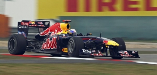 Sebastian Vettel z Red Bullu kraloval tréninkům na Grand Prix Číny.
