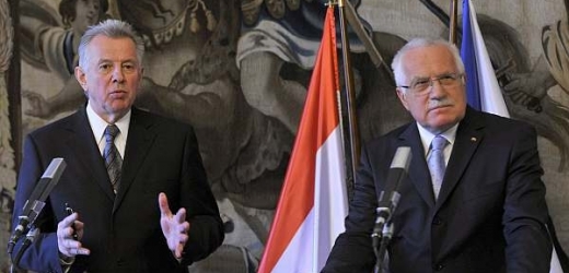 Prezident Václav Klaus s maďarským protějškem Pálem Schmittem.