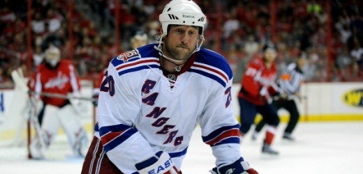 Václav Prospal v dresu Rangers v 1. kole play-off NHL proti Washingtonu.
