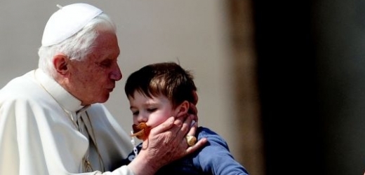 Papež Benedikt XVI. vyzval k prevenci  pedofilie ve všech strukturách církve.