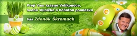 Veselé Velikonoce se senátorem. Zdeněk Škromach barví podobenkou i vejce.