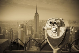 Pohled na Empire State Building z Rockefellerova centra.