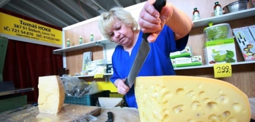 Čím se liší sýr z farmářských trhů od toho obyčejného (ilustrační foto)?