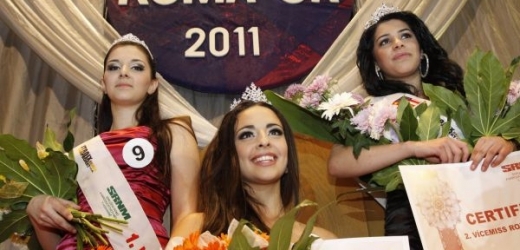 Soutěž Miss Roma vyhrála Miroslava Pikolová (uprostřed). 