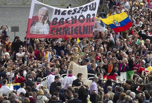 Statisíce poutníků slaví ve Vatikánu blahořečení někdejšího papaže Jana Pavla II. 