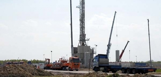 Těžba zemního plynu z břidlic se zkouší v Polsku.
