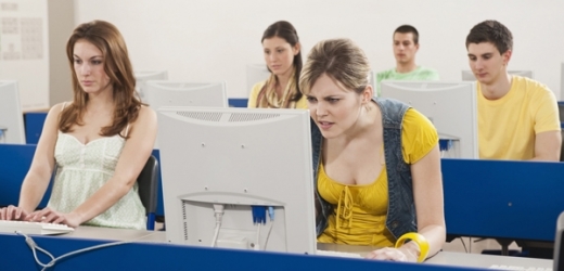 Současná maturita je prý zastaralá. Scio chce změnu s pomocí počítačů (ilustrační foto).