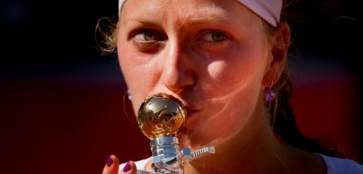 Petra Kvitová mohla políbit trofej pro vítězku. Letos už potřetí.