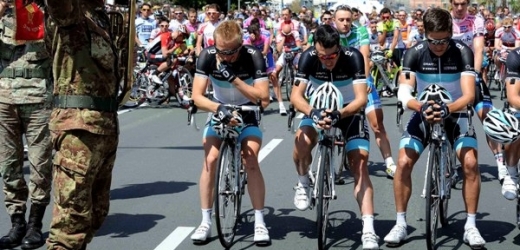 Giro uctilo památku tragicky zesnulého jezdce.