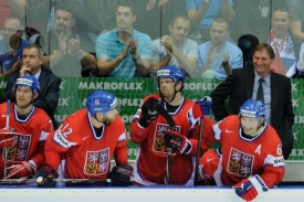 Tomáš Sivok se zná s hokejsty Novotným a Michálkem.