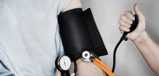 Vysoký krevní tlak představuje velké zdravotní riziko.