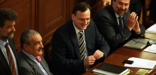 Vláda znovu schválila omezení podpory stavebního spoření.