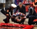 Americký prezident tradičně položil věnec u hrobu neznámého bojovníka během své návštěvy Westminsterského opatství v centru Londýna.