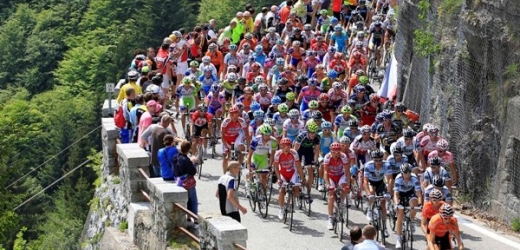 Momentka z cyklistického závodu Giro d'Italia.