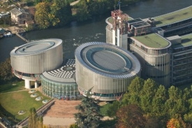 Štrasburské sídlo Evropského soudu pro lidská práva.