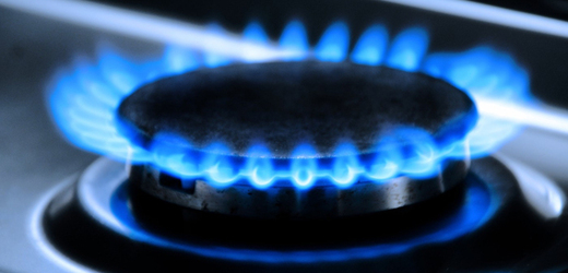 Domácnosti si za plyn ročně připlatí několik set korun.