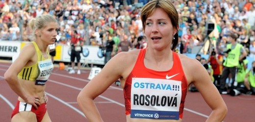 Denisa Rosolová v cíli svého závodu na Zlaté tretře.