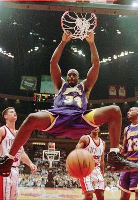 Shaquille O´Neal v roce 1996 v dresu Lakers.
