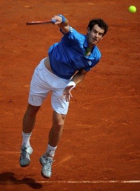 Andy Murray usiluje o své premiérové finále na antuce v kariéře.