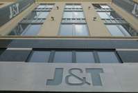Skupina J&T se soudí s miliardářem Pavlem Sehnalem kvůli své minulosti.