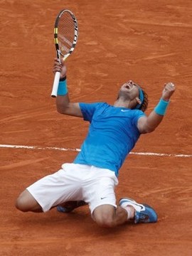 Nadal je ve finála French Open.