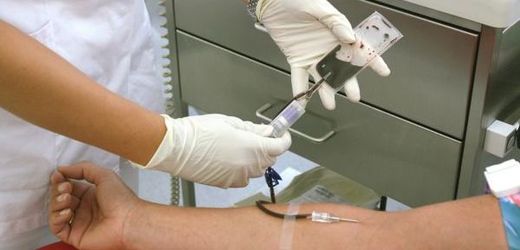 Transfuzní stanice v Německu volají po dárcích krve (ilustrační foto).