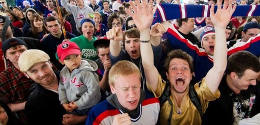 Fanoušci z Winnipegu po oznámení, že se do jejich města znovu vrací NHL.