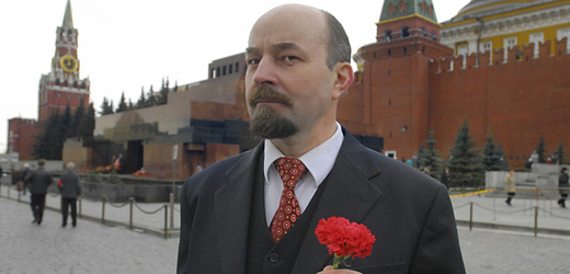 Lenin nejde pod nos ani carské, ani kapitalistické policii.
