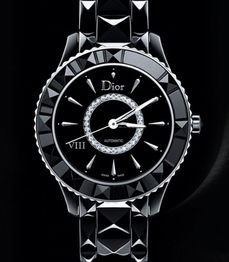 Černý keramický povrch a ciferník posázený brilianty, to je poznávací znamení nových hodinek Dior VIII.