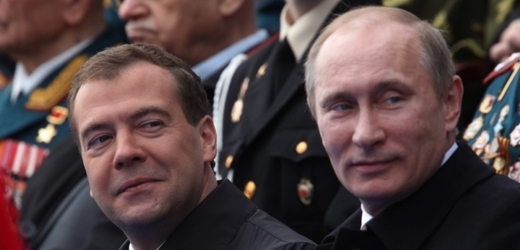 Ruský prezident Dmitrij Medveděv a premiér Vladimir Putin.