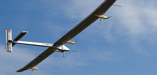 Experimentální letadlo na sluneční pohon Solar Impulse. 