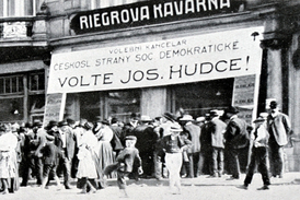 Z volebního ruchu v červnu 1911.