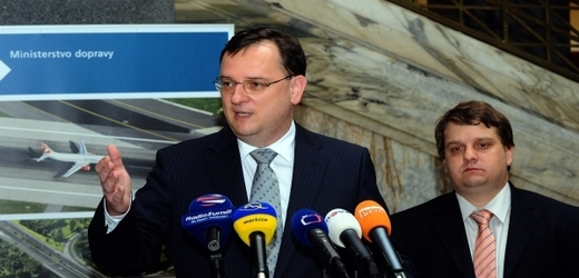 Premiér Nečas svolal jednání tripartity.