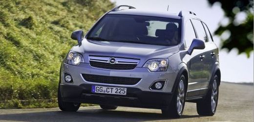 Opel Antara prošel změnou exteriéru, nová je čelní maska.