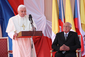 Papež Benedikt XVI. zavítal do Česka v září 2009 a Klaus byl samozřejmě u toho. (Foto: archiv)