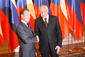 Loni přicestoval do Česka také ruský prezident Dmitrij Medveděv a Klaus si ho tak mohl zapsat na seznam významených politických osobností, se kterými se zatím setkal. (Foto: Lucie Pařízková)