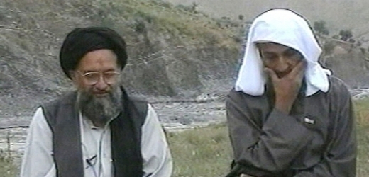 Ajmán Zavahrí (vlevo) nahradil Usámu bin Ládina v čele al-Kajdy.