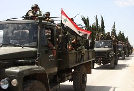 Syrská armáda demonstruje sílu před novináři.